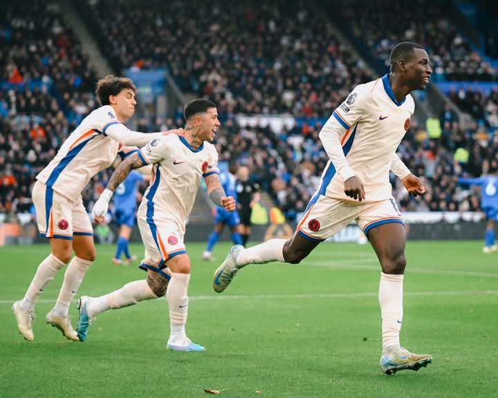 Chelsea Dominate as Leicester Flop