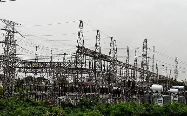 Nigeria’s national power grid collapses for the 12th Time this year