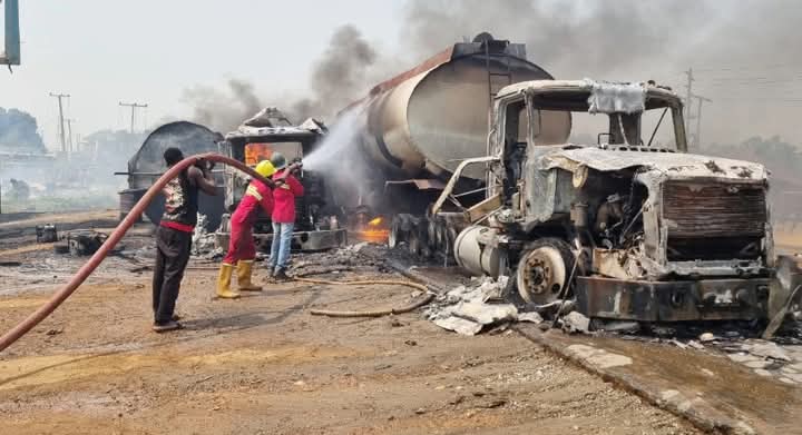 Fuel tanker explodes on busy highway, killing 86 people