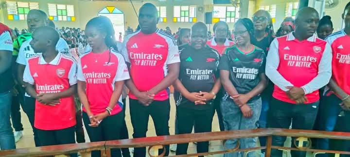 Arsenal fans hold thanksgiving ceremony, Receive Blessings to Win EPL