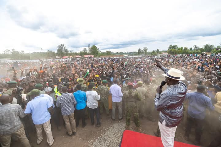 Migori Police Arrest 3 for throwing Shoe at President Ruto