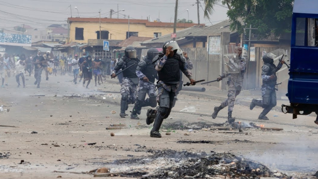 Togo Protests Enter Third-day, to Continue to Demand President Gnassingbe's Resignation 