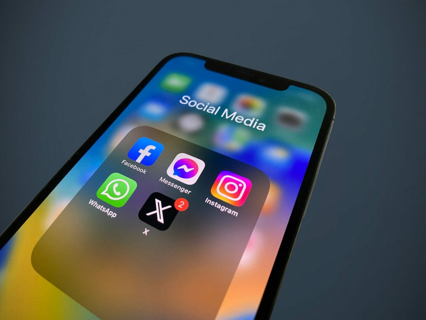 Kenyan Youths spend over six hours daily on social media - Report