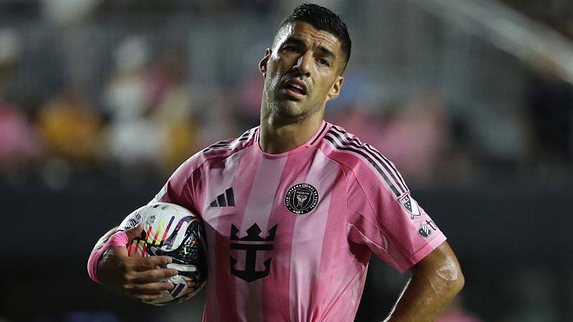 Luis Suarez gets six-match ban for spitting in Leagues Cup final