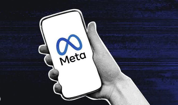 Ex-WhatsApp security chief files suit over privacy failures at Meta