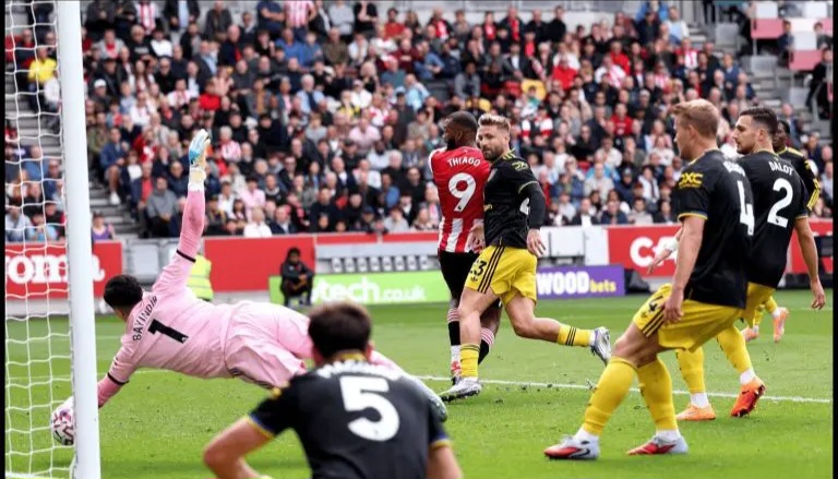 Bees sting : Brentford Humble Man United 3 - 1